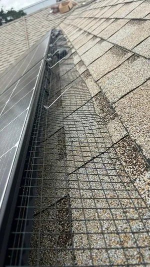 Slide of Tommy´s Roofing