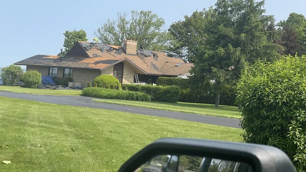 Slide of Tonny Contractor