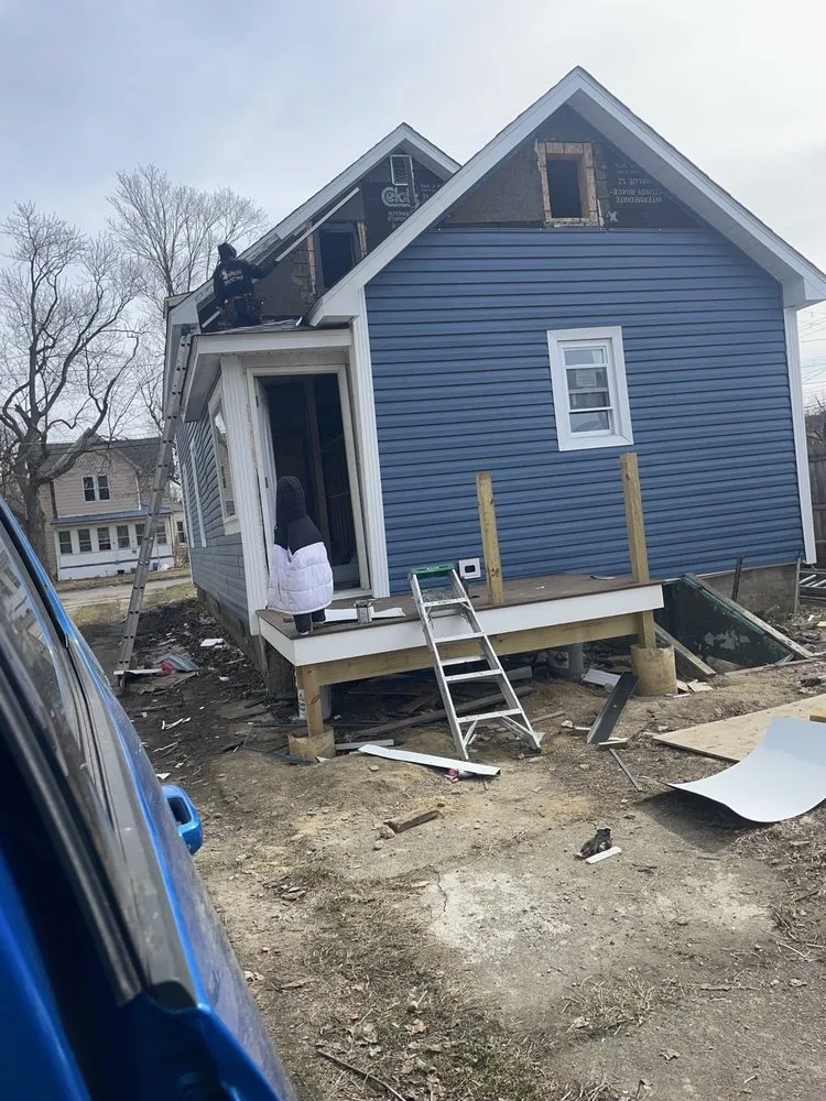 Slide of Tonny Contractor