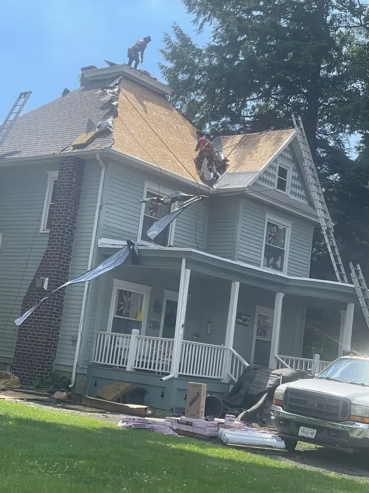 Slide of Tonny Contractor