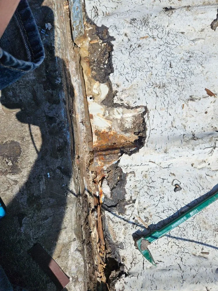 Slide of Tony's Repairs