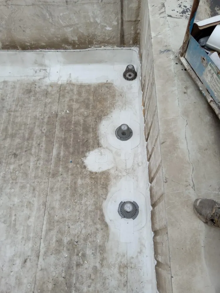 Slide of Tony's Roofing Service