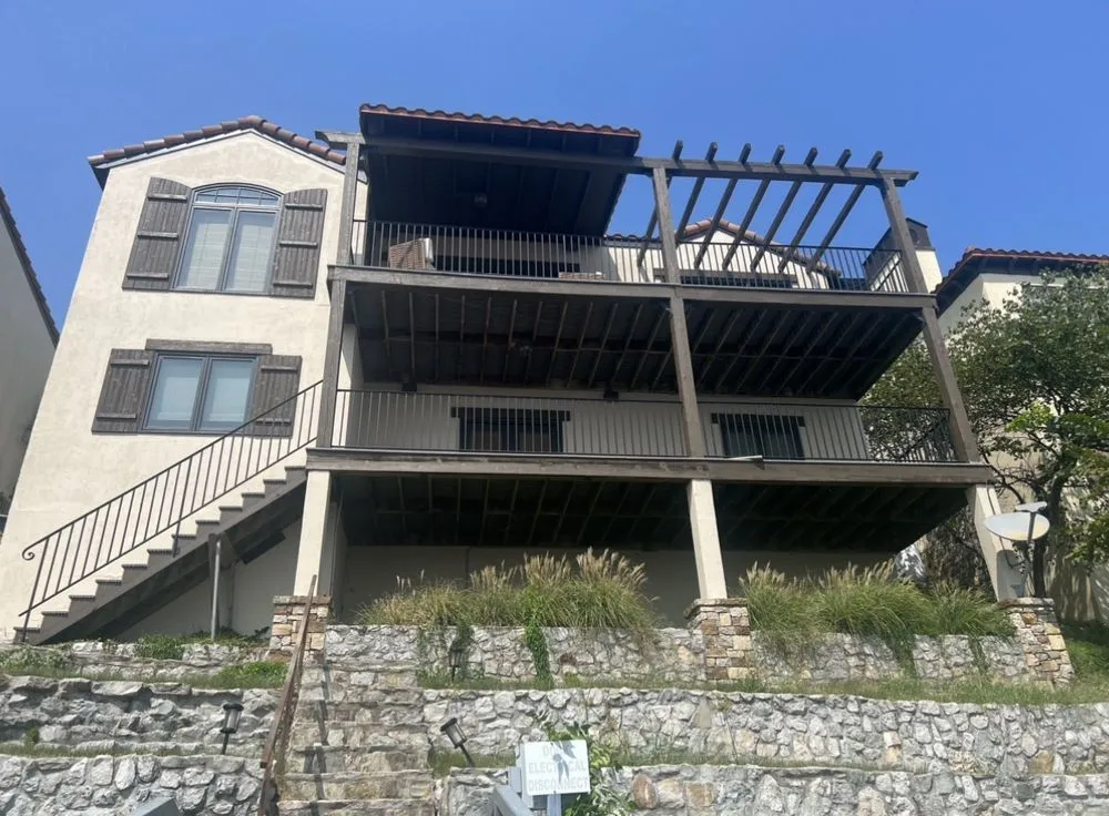 Slide of Top Choice Roofing & Construction