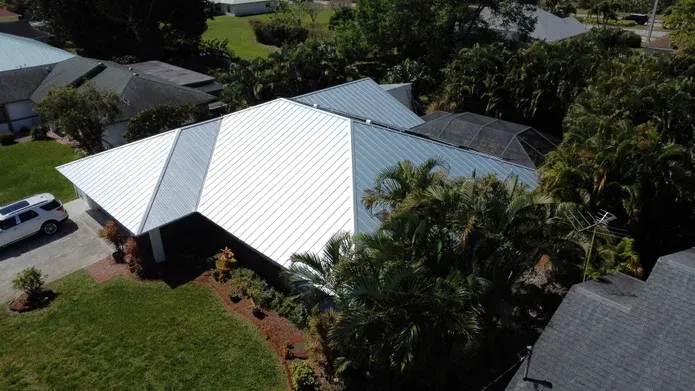 Emergency roof repair experts serving Port St Lucie, FL - Top Contracting Pros