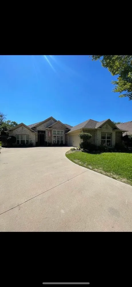 Slide of Top Dawg Roofing