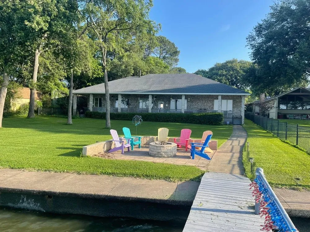 Slide of Top Dawg Roofing
