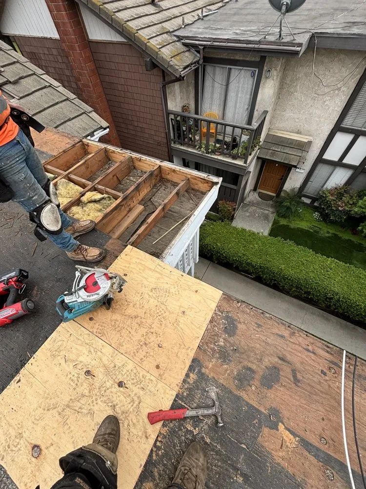 Slide of Top dog Roofing