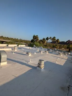 Top Level Roofing Logo