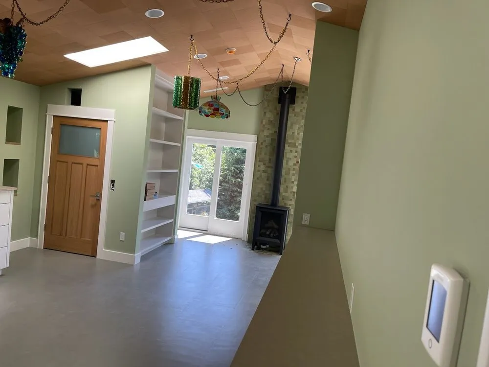 Slide of Top Line Roof & Construction