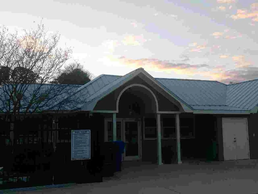 Slide of Top Notch Roofing & Exteriors