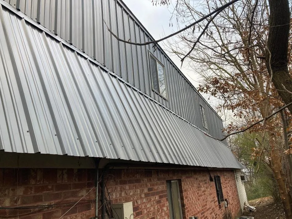 Slide of Top Notch Roofing