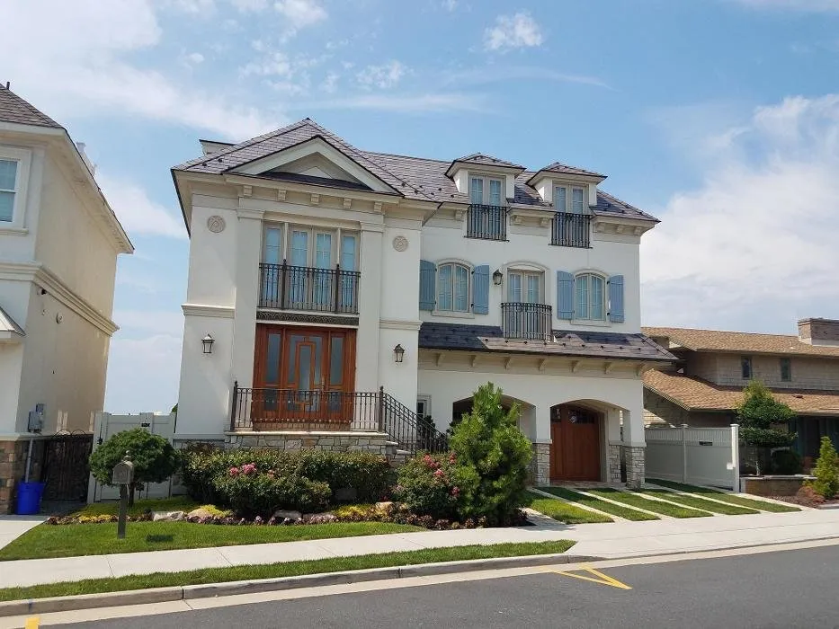 Slide of Top Notch Roofing Siding