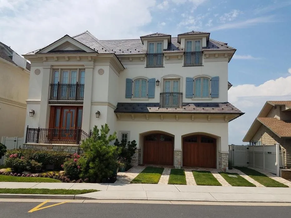 Slide of Top Notch Roofing Siding