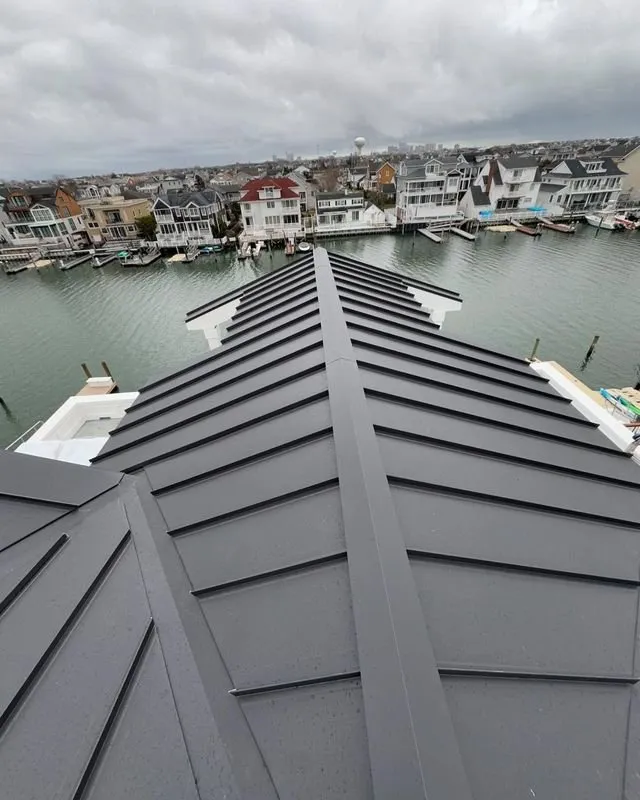 Slide of Top Notch Roofing Siding