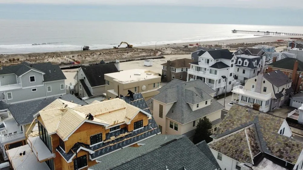 Slide of Top Notch Roofing Siding