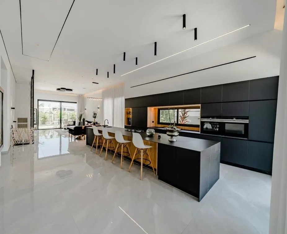 Expert roof repair in San Fernando Valley, CA - Top One Builders