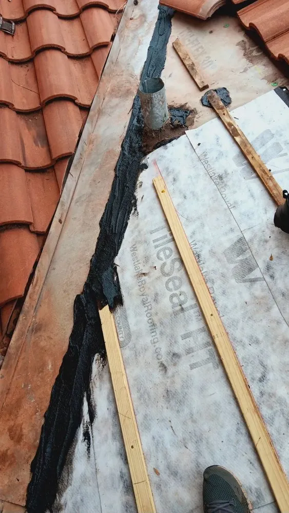 Slide of Top Rated Roofer