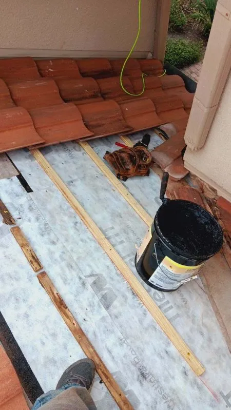 Slide of Top Rated Roofer