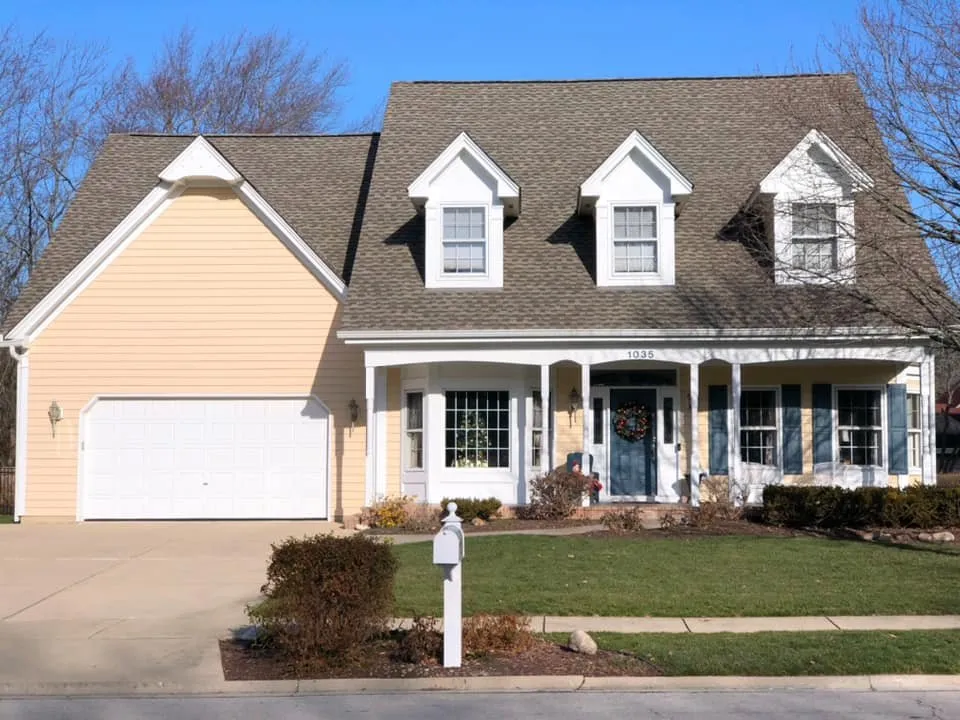 Slide of Top To Bottom Exteriors