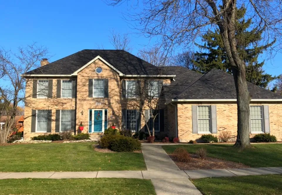 Slide of Top To Bottom Exteriors