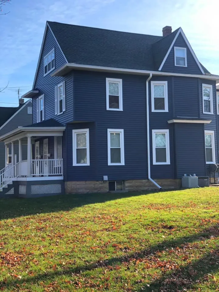 Slide of Top To Bottom Exteriors