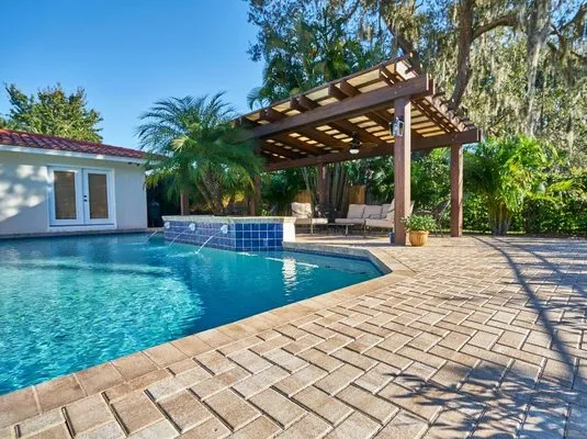 Topline Pressure Cleaning Logo