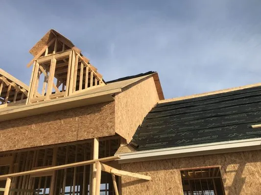 TopRail Construction Group Logo