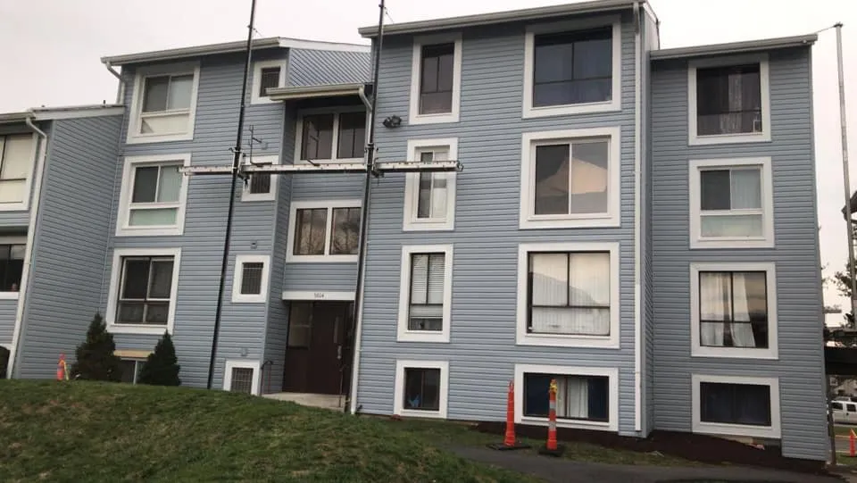 Slide of Torre's Roofing