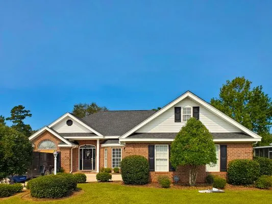 Total Roofing Solutions & Construction Logo