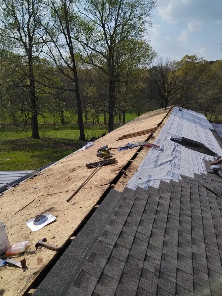 Reliable shingle roofing service experts serving Lena, MS - Townsend Roofing