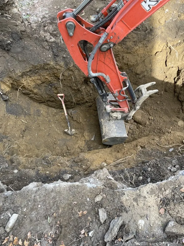 Slide of T&R Family Contracting