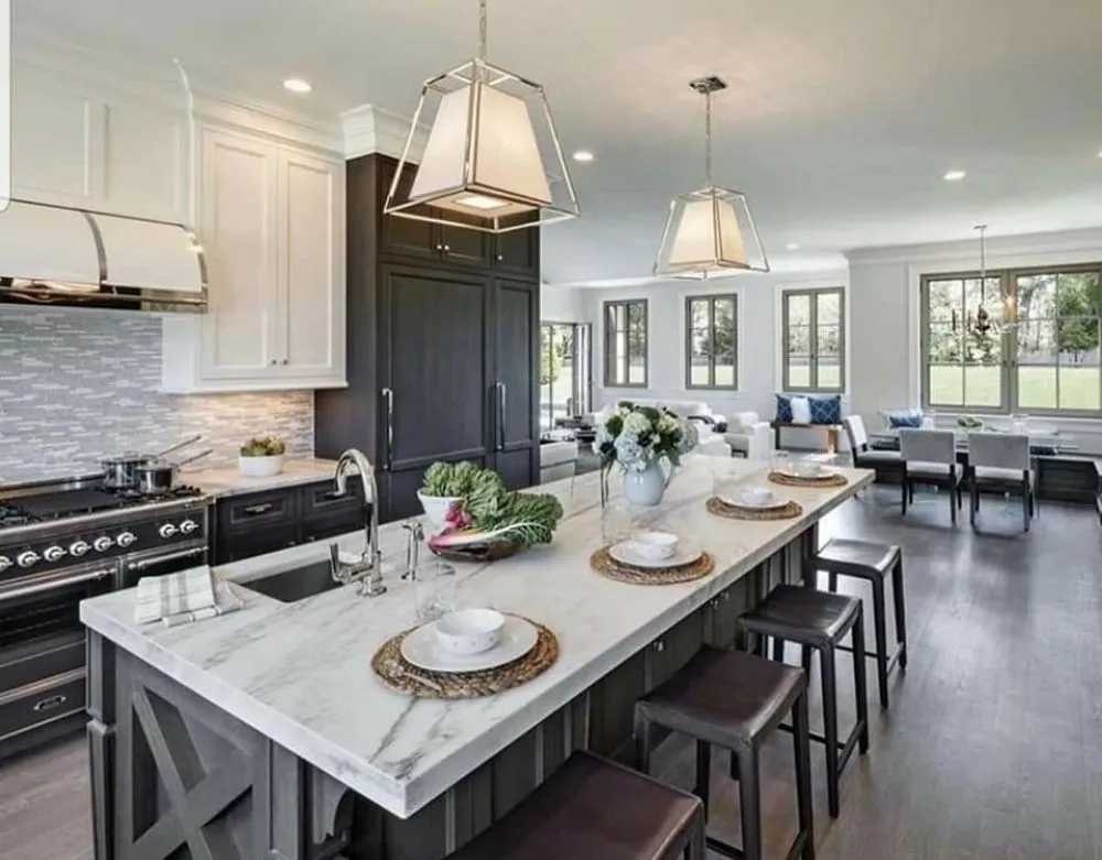 Slide of TR Renovation and Construction