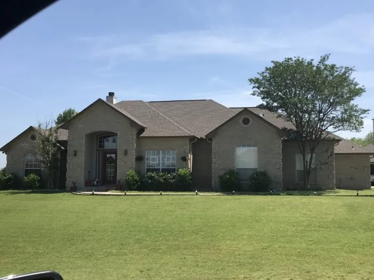 Local flat roof repair experts serving Trenton, TX - T&R Roofing