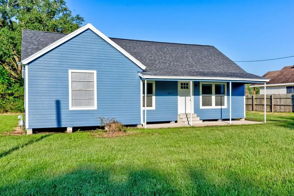 Slide of Trace Roofing & Construction