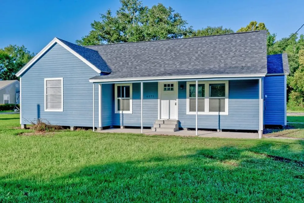 Slide of Trace Roofing & Construction