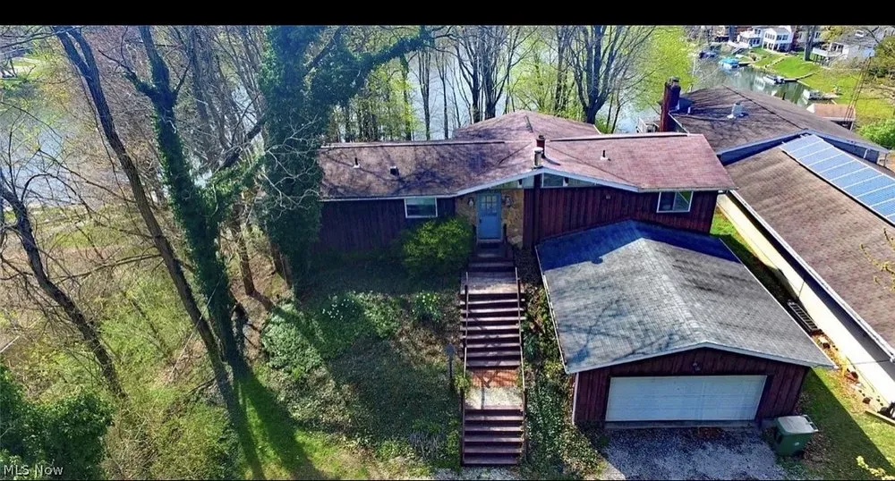Slide of Traikoff Building
