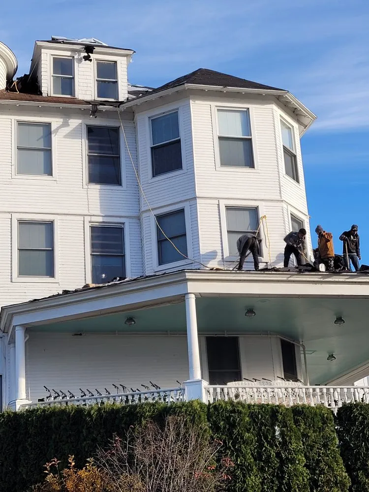 Licensed roof leak repair for fast service across Lake Leelanau, MI - Traverse City Exteriors