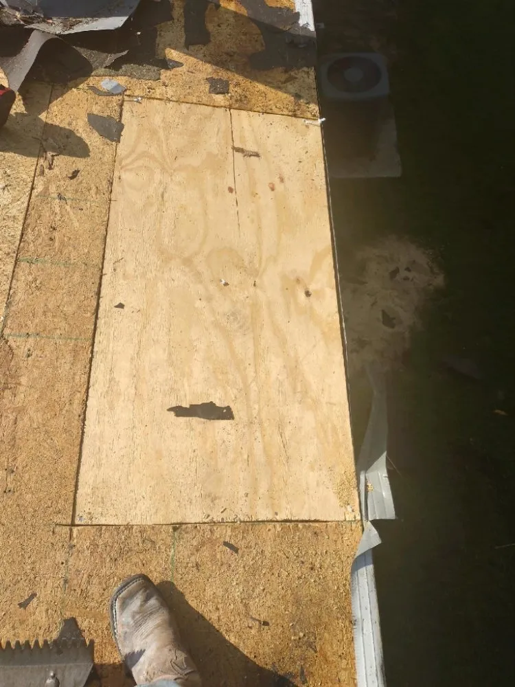 Slide of Tres Coronas Roofing