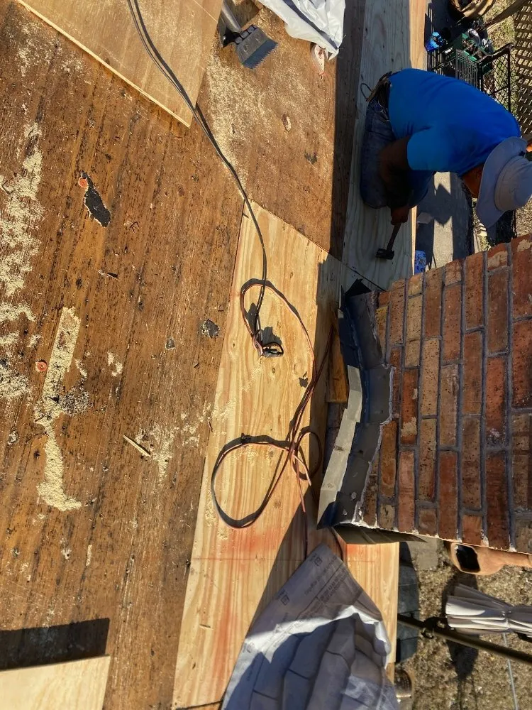 Slide of Tres Coronas Roofing