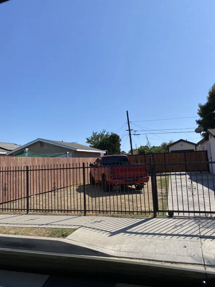 Slide of Tres Flores General Construction