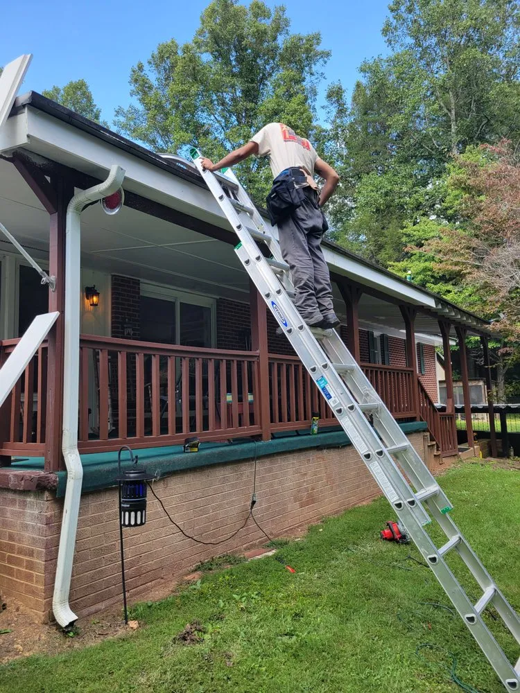 Slide of Tri-Cities Gutter Recovery