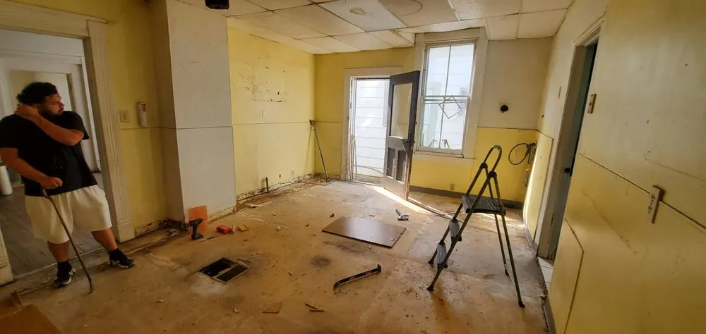 Slide of Tri-Star Roofing & Renovations