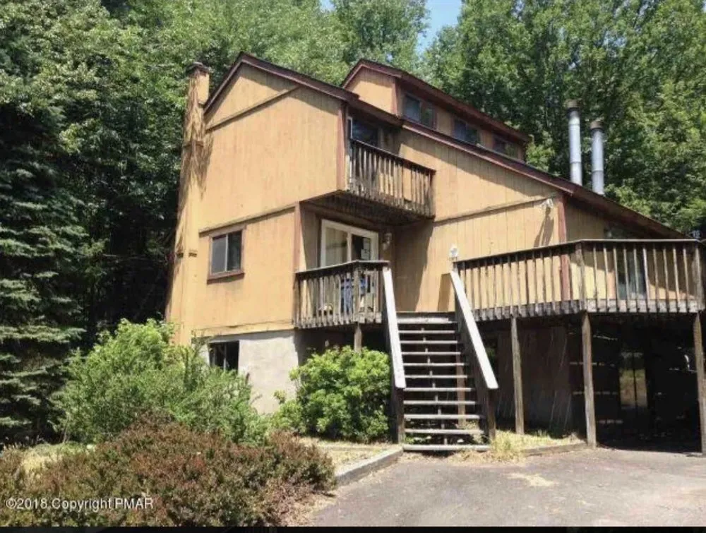 Licensed roof repair in Washington Crossing, PA by Tri State Exterior Renovations
