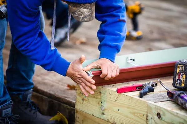 Triple S Remodeling Logo