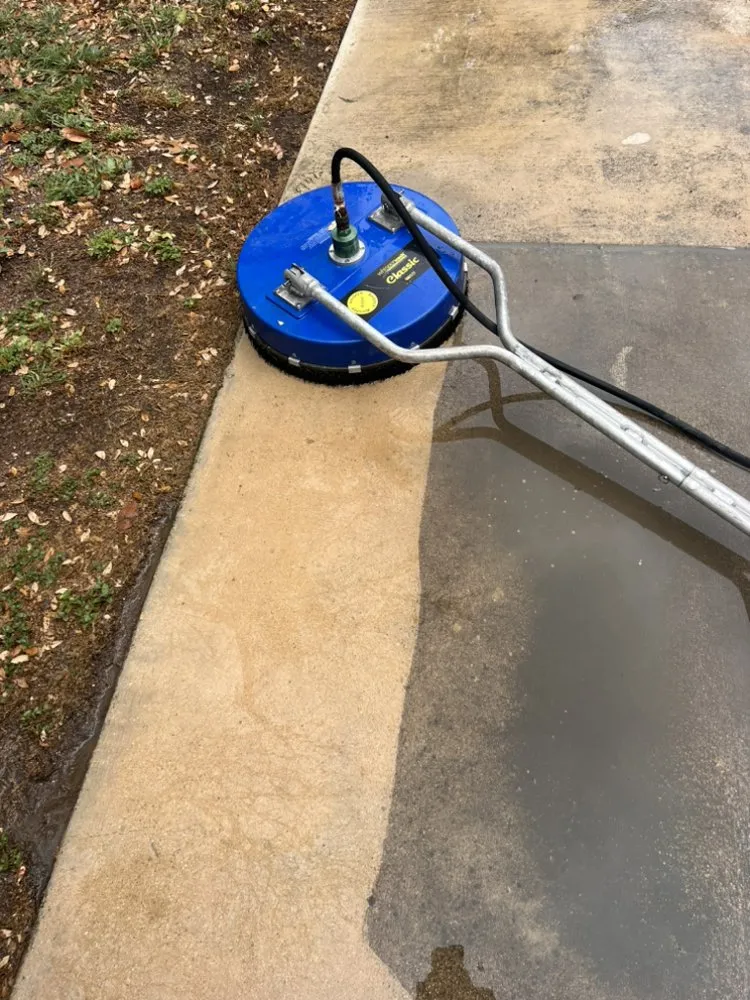 Professional residential roofing service experts serving Mountain Home, TX - Triton Power Washing & Service |	 Dale's Power Washing