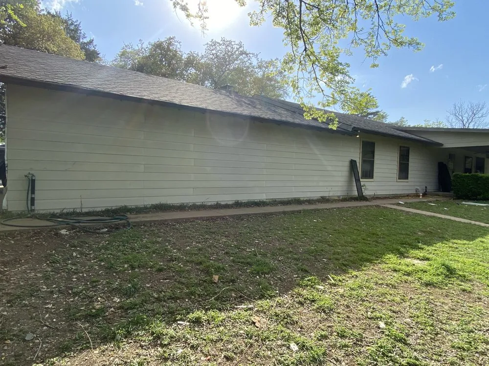 Licensed roof leak repair experts serving Crawford, TX - TRL Construction