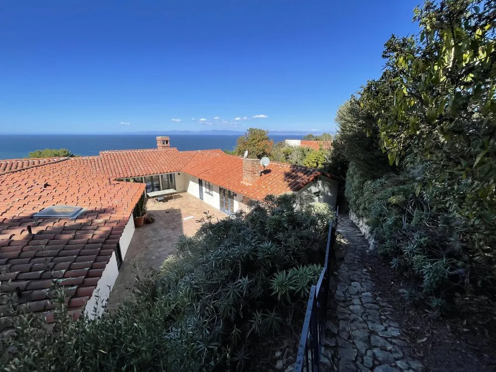 Slide of Tru Roofing