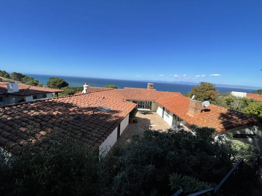 Slide of Tru Roofing