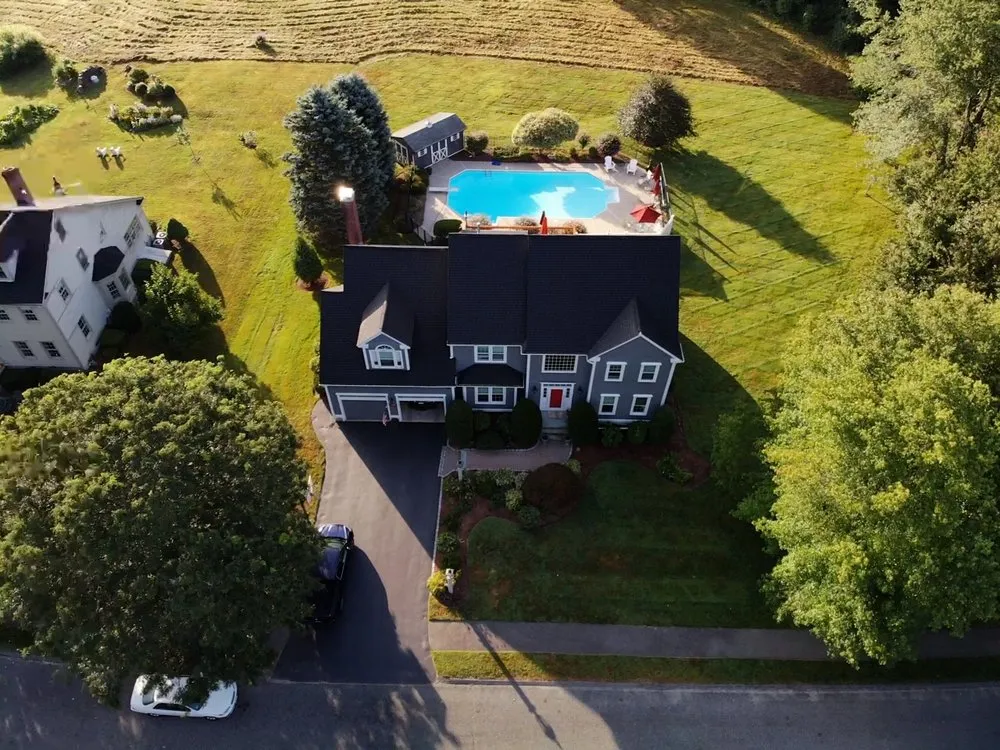 Slide of TRUEHOME Roofing