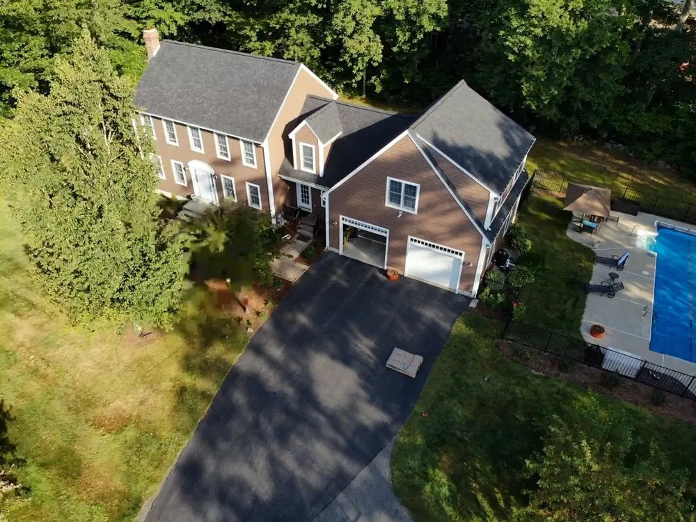 Slide of TRUEHOME Roofing